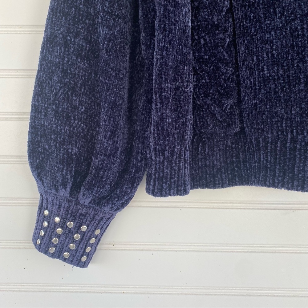 Studded pullover sweater Size Large - Picture 4 of 8
